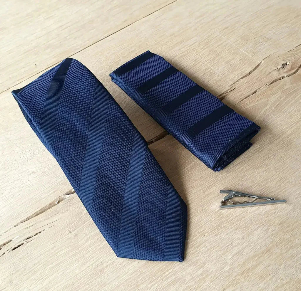 Cavani Gentlemen's Set Navy Blue Tie Handkerchief Clip