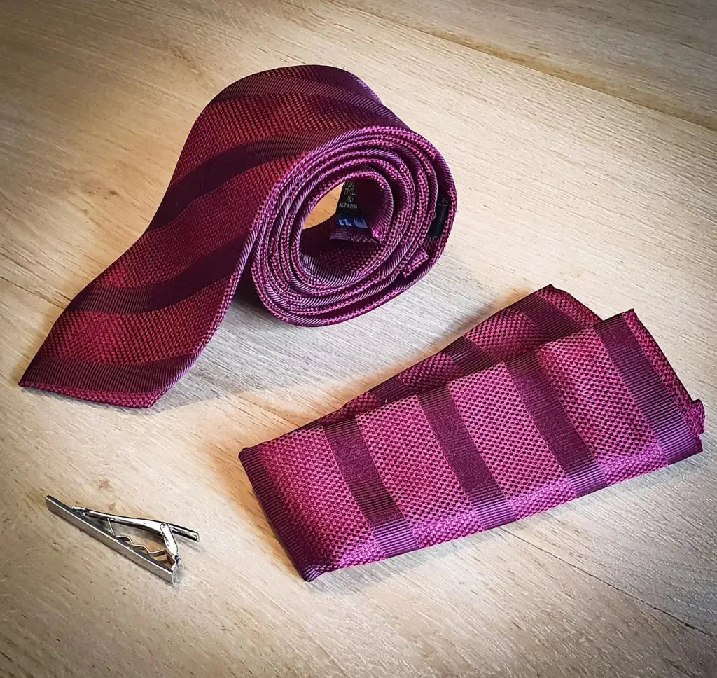 Cavani wine red stripe necktie hankie necktie clip