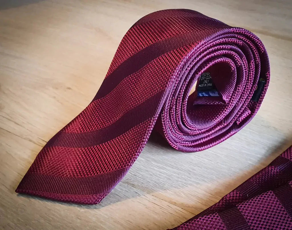 Cavani wine red stripe necktie hankie necktie clip